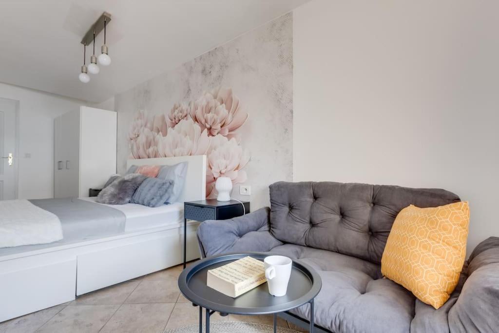 Cozy & Quiet Center Attic With Castle View - Vtub Apartment Prag