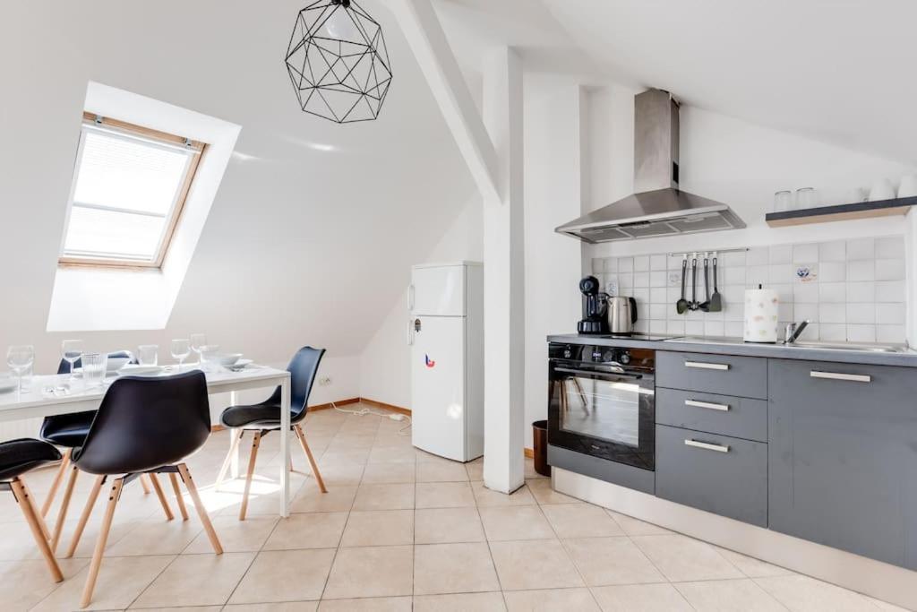 Cozy & Quiet Center Attic With Castle View - Vtub * Prag