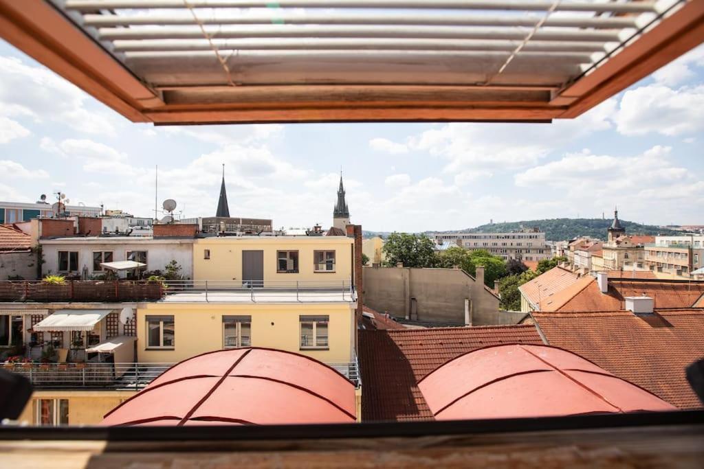 Cozy & Quiet Center Attic With Castle View - Vtub Apartment Prag